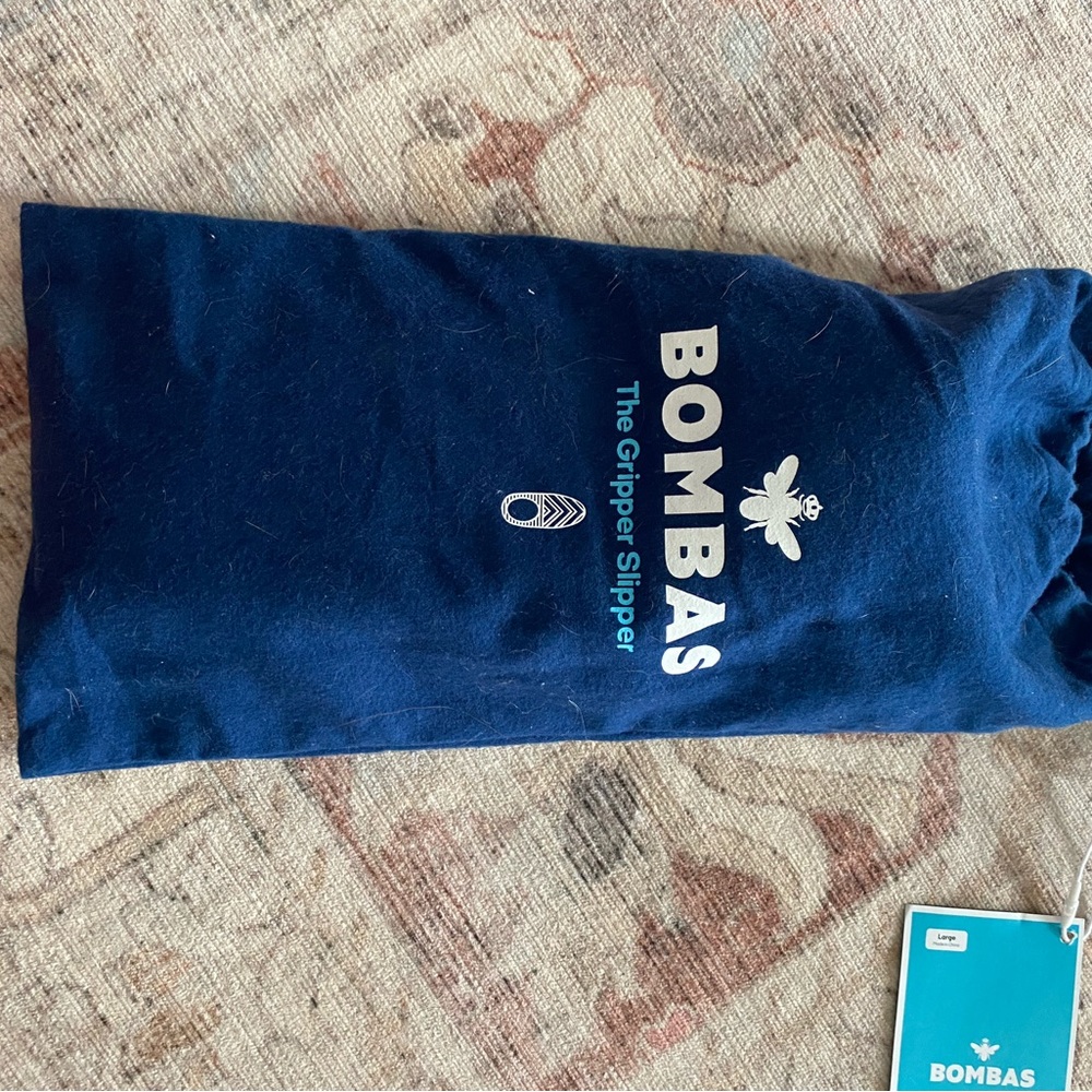 Nwt Bombas non slip large slippers
